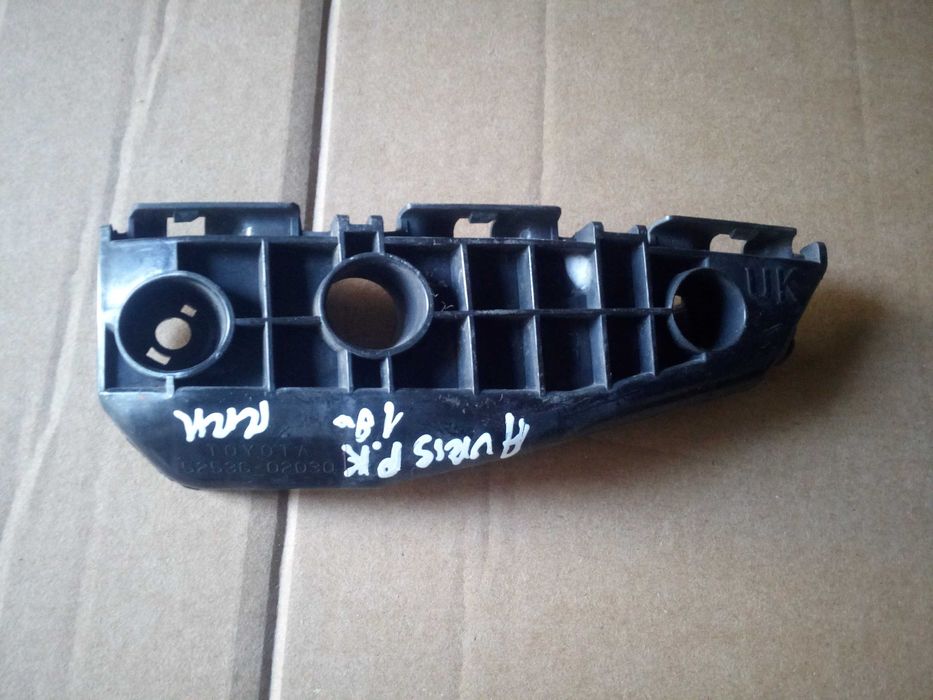 TOYOTA AURIS 06-12 ślizg zderzaka lewy przód