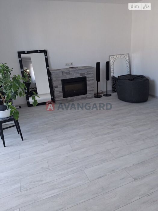 Продам 4к квартиру Озерна