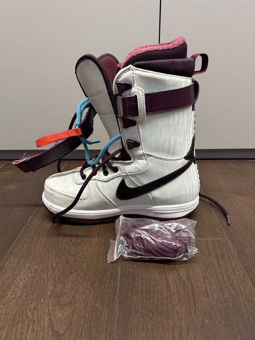 Жіночі Nike Zoom Force 1 рідкісного кольору.