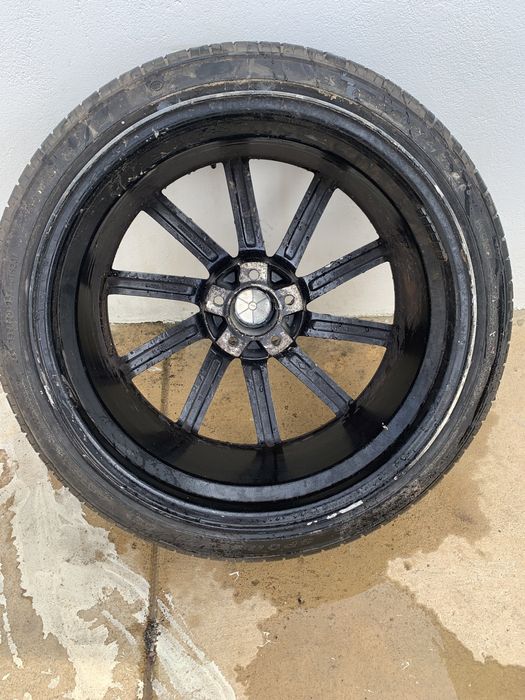 Pneu aro 20 semi-novo