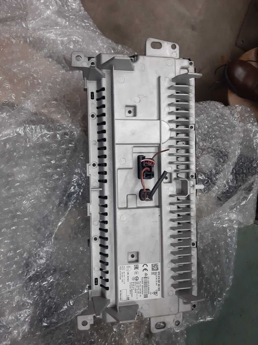 Дисплеї монитор.