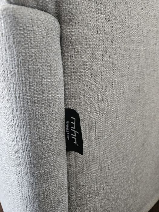 Sofá de tecido cinzento com chaise longe