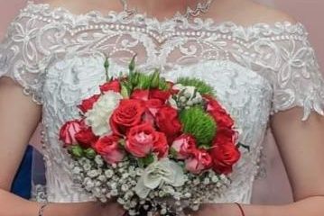 Продається весільна сукня.