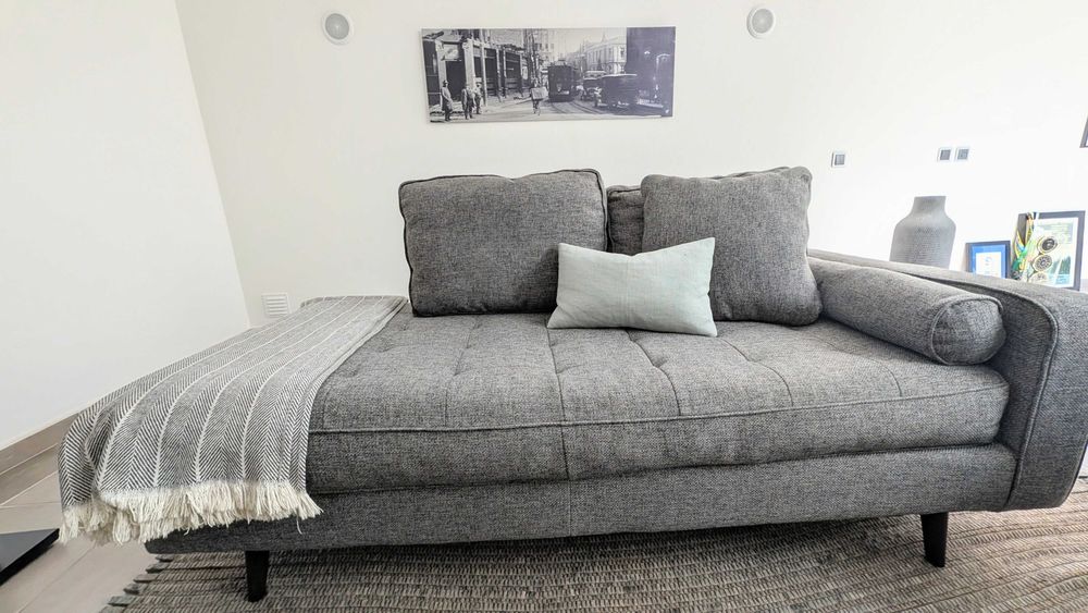 Modern Grey Chaise Lounge / Sofa – Gently Used for pick up Ferragudo