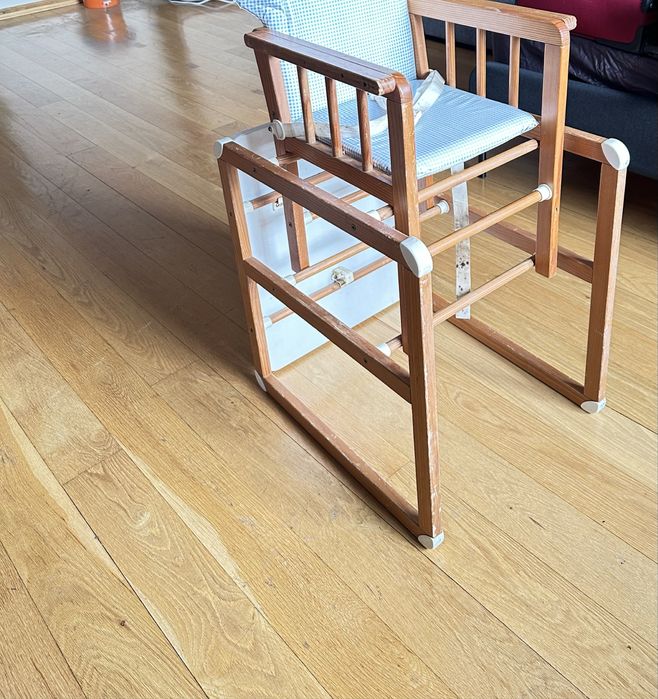 Cadeira de refeição para bebé em madeira