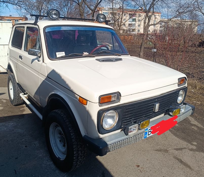 Продам автомобіль Нива