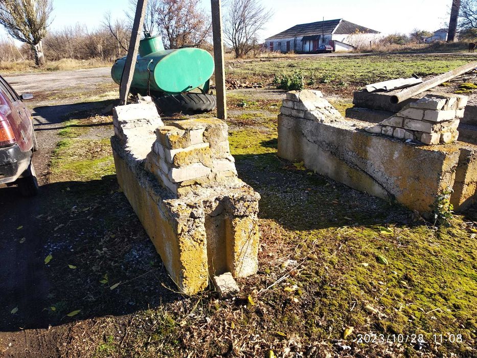 Продам ж/б плиты перекрытия и фундаментные блоки