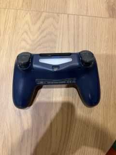 Konsola PS4 500GB z padem i grami w zestawie