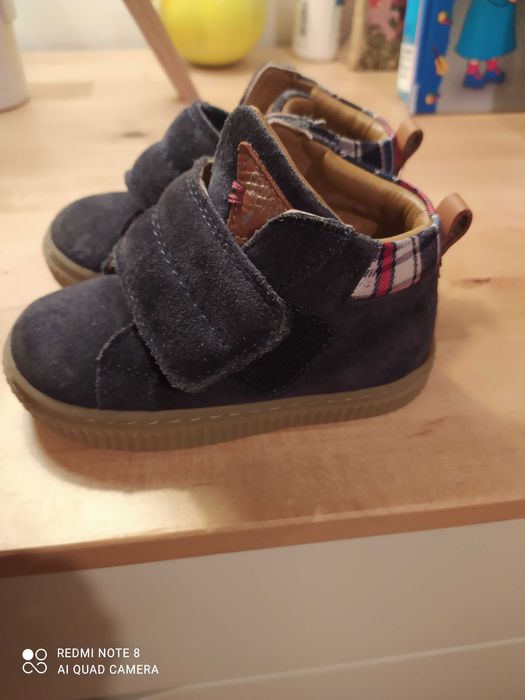 Botas menino, tamanho 22