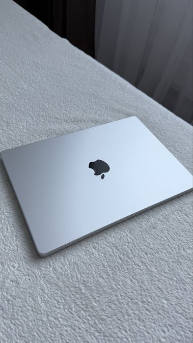 Macbook pro 14” m4pro 24/512