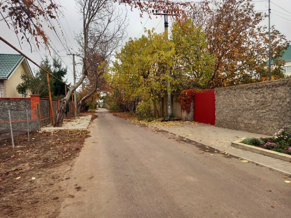 Продаж ділянки 8,46 соток у центрі Червоного хутора