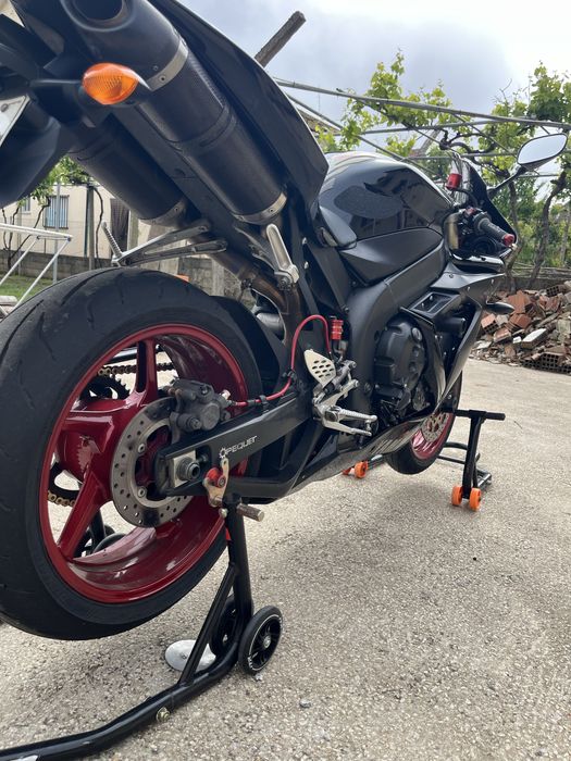 Vendo yamaha r1 de 2006 Raven edition