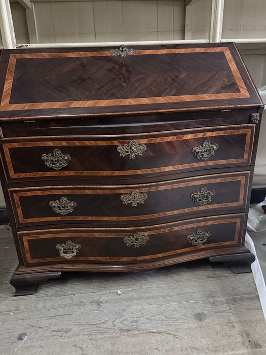 Cómoda/Escrivaninha em Pau Santo