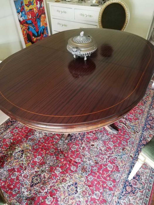 Mesa de jantar em mogno, estilo Inglês