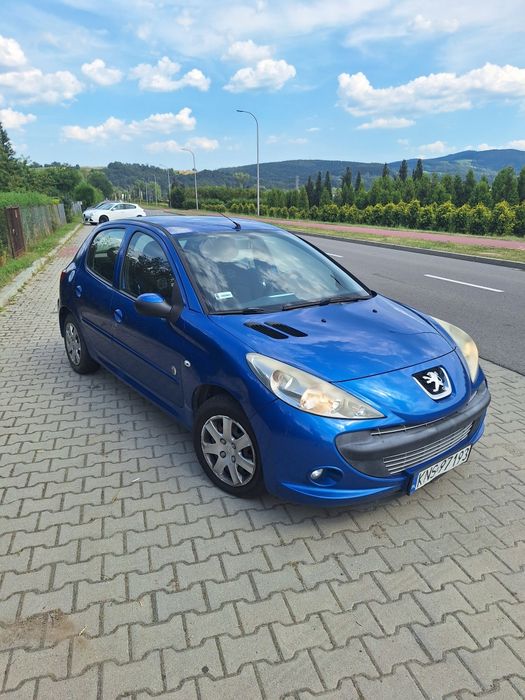 Niebieski Peugeot 206+