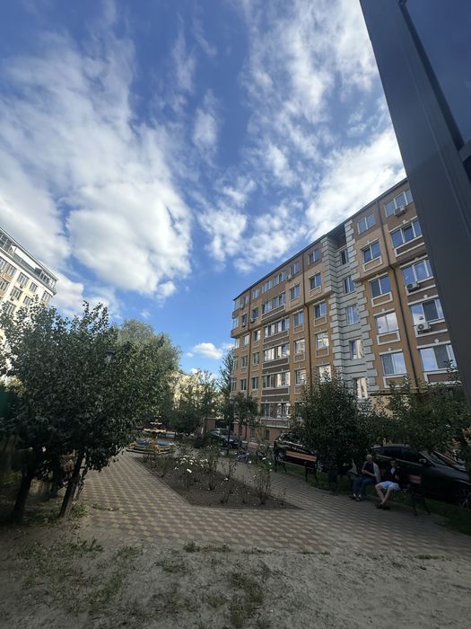 комерційне приміщення, косметологія стоматологія харчова промисловість