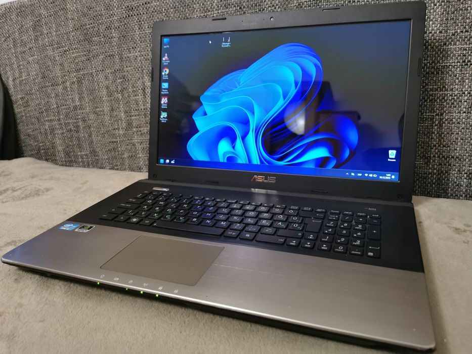 Ноутбук - ASUS/i5/8GB/240SSD