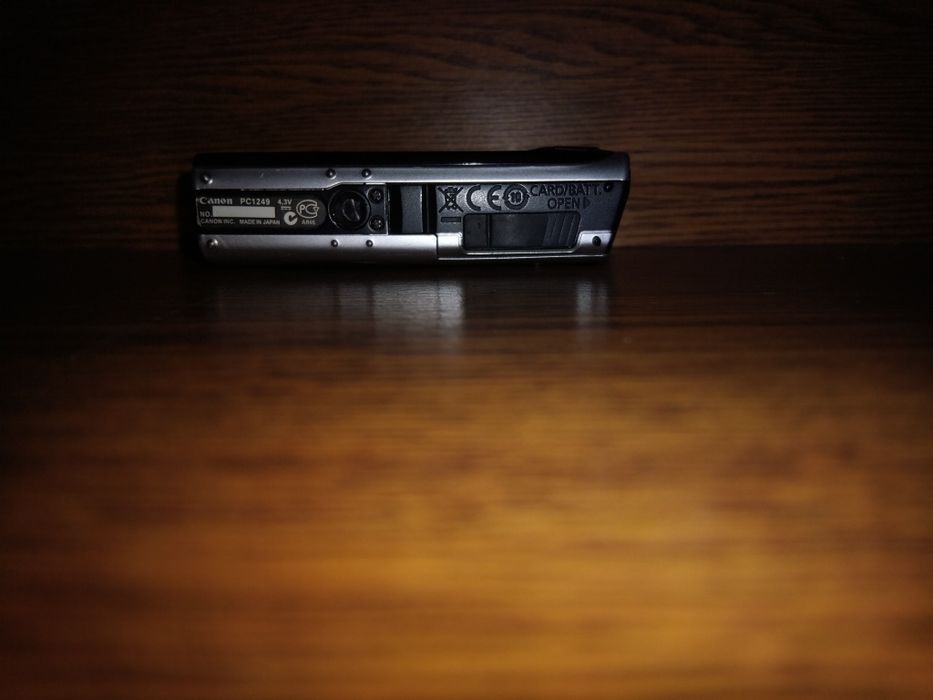 Canon ixus 860 is цифровий фотоапарат, повний комплект