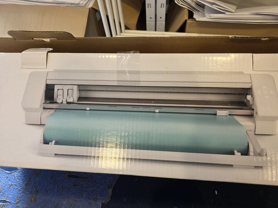 Plotter de Corte Silhouette Cameo Pro - Como Nova / Pouquíssimo Uso