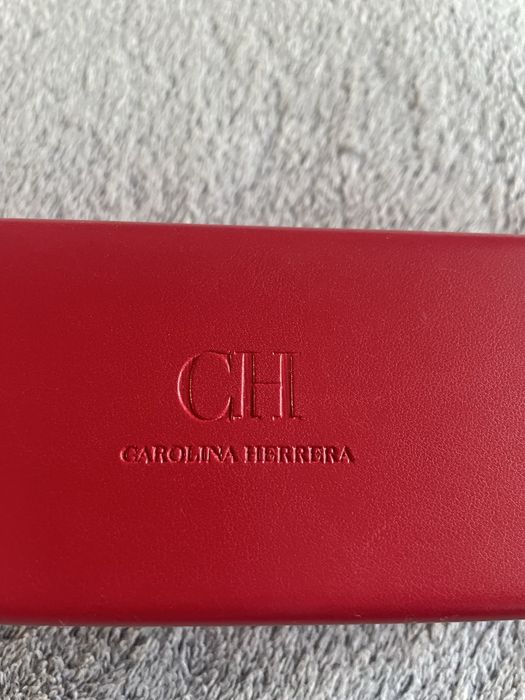Футляр carolina herrera
