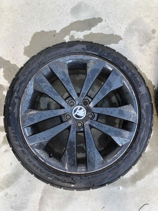 Koła, felgi crystal black Skoda 215/45 R17 91Y (17 cali)