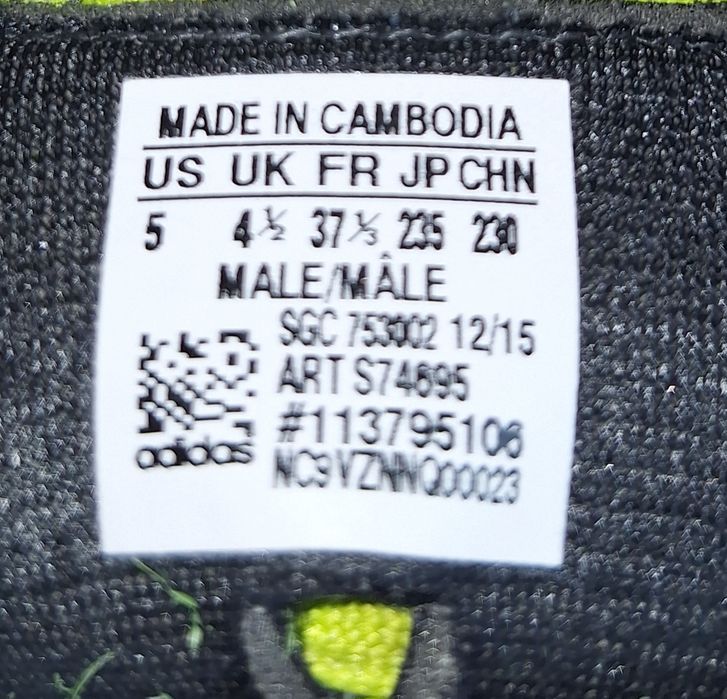 Buty do gry w piłkę nożną tzw. korki 35/36