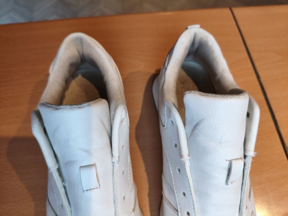 Sprzedam sneakersy skórzane rozmiar 39