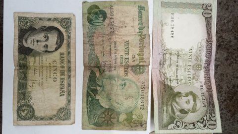 NEGÓCIO DE OPORTUNIDADE Antiguidades Notas e Moedas SÓ VENDO CONJUNTO