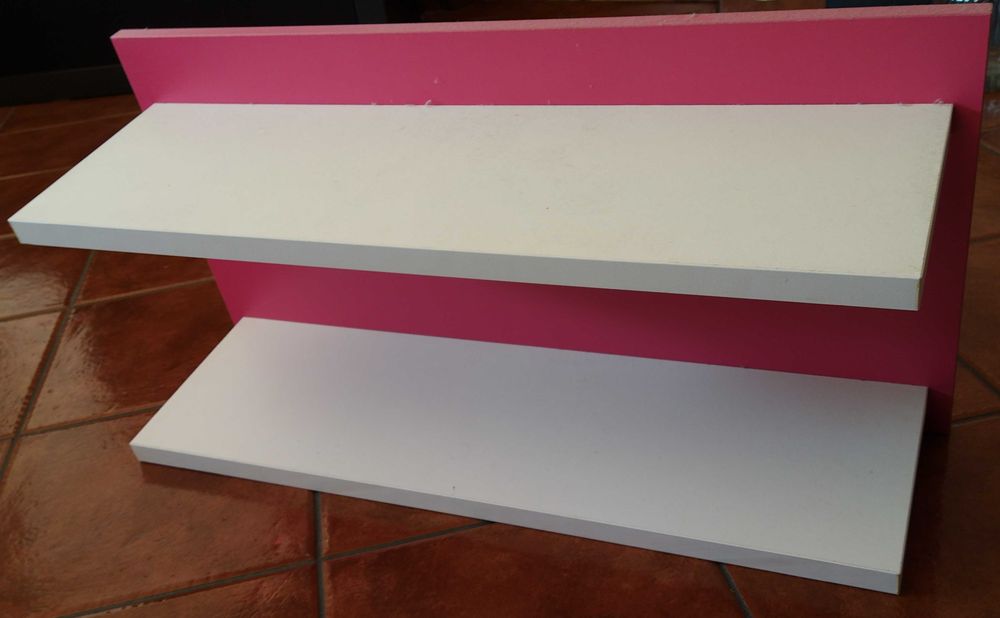 Prateleira de Parede Dupla (Rosa e Branco) – Ideal p/ Quarto de Criança
