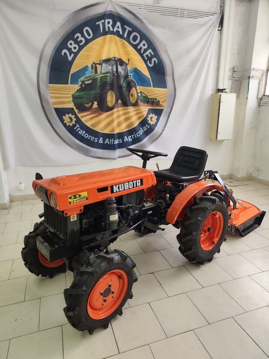 KUBOTA B6000 /// Capinadeira Nova /// Transporte