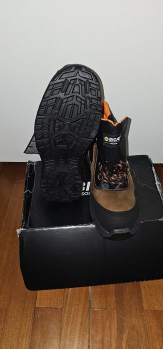 Botas de segurança novas 42