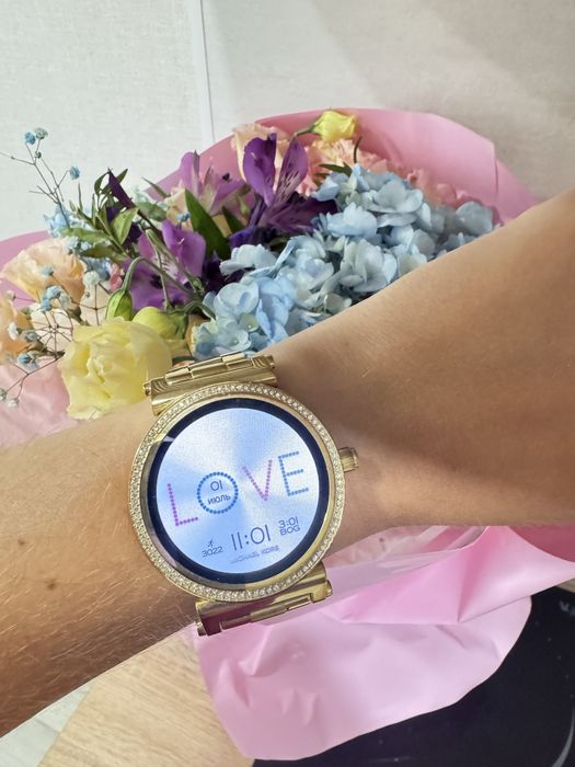 Смарт-часы Michael Kors Rose Gold Sofie