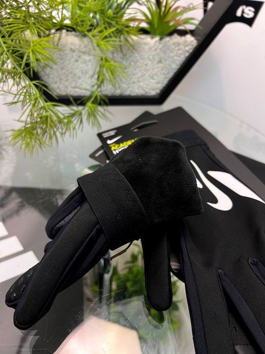 Перчатки Nike Hyperwarm
