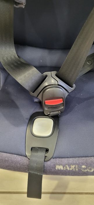 Дитяче  автокрісло Maxi Cosi titan pro