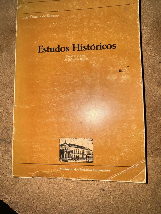 Livro estudos históricos Prefácio e notas de Eduardo Brazão