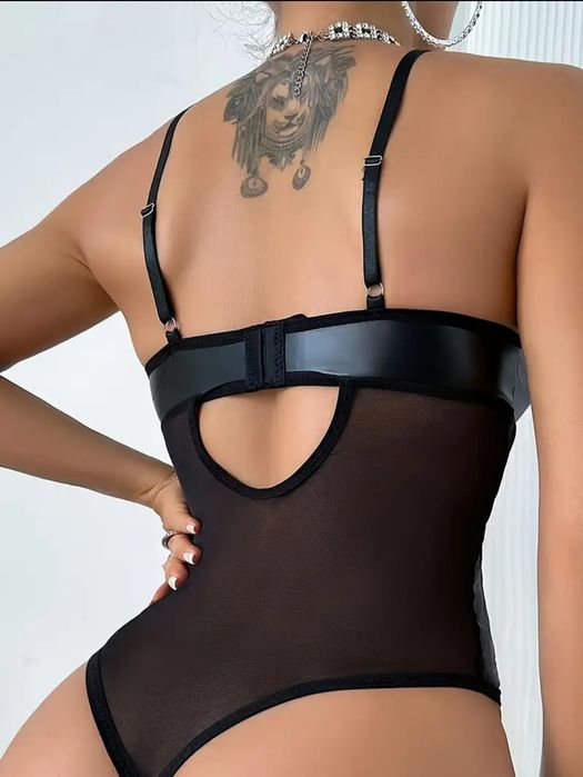 Жіноче сексуальне боді