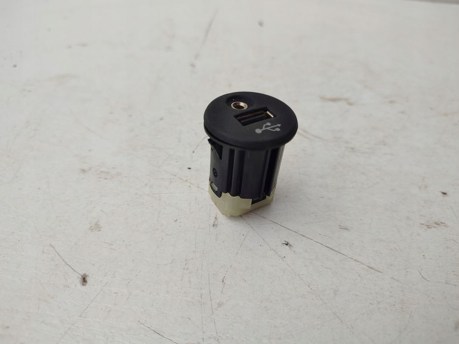 gniazdo usb nissan qashqai i j10 lift europa