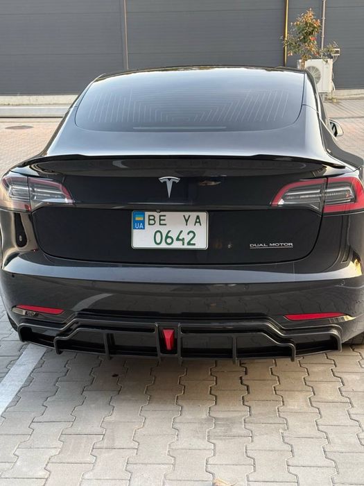 Tesla model 3 long  range dual motor