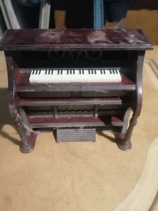 Меблі в мініатюри будинок мрії