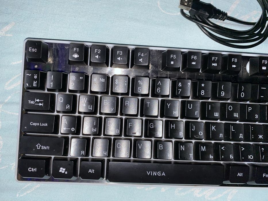 Продам клавиватуру Vinga