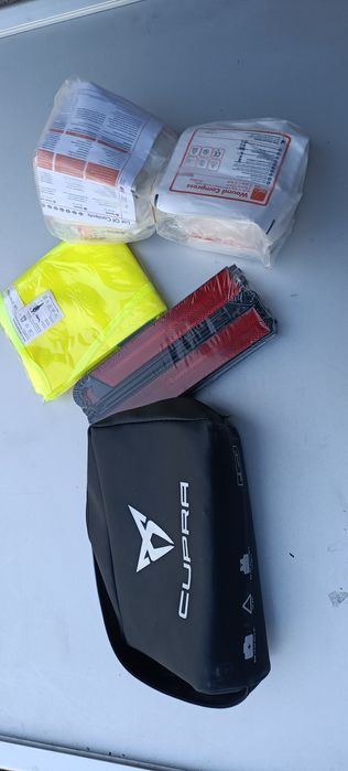 Apteczka Cupra nowa