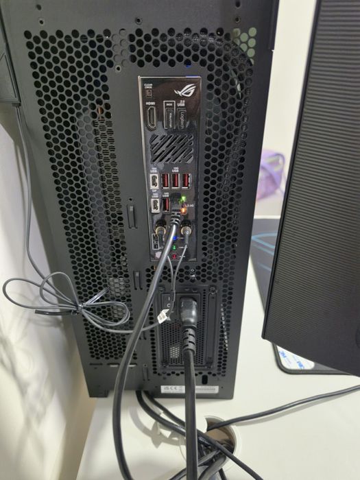 Pc mini itx ryzen 9800x3d com rtx 5070