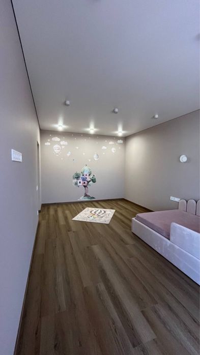 Котедж з ремонтом від власника, підвал, гараж, газ, ділянка 5сот.