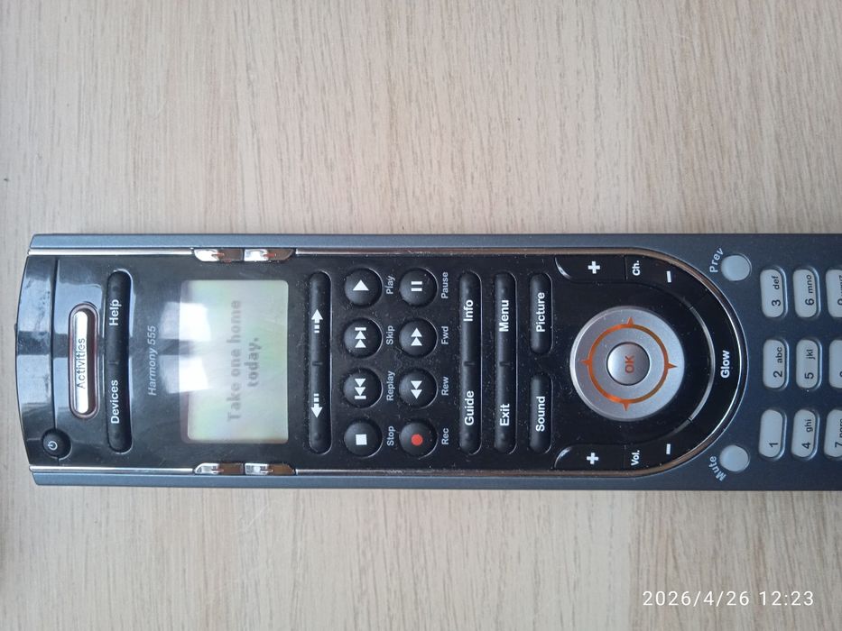 Пульт універсальний програмований Logitech Harmony Remote 555