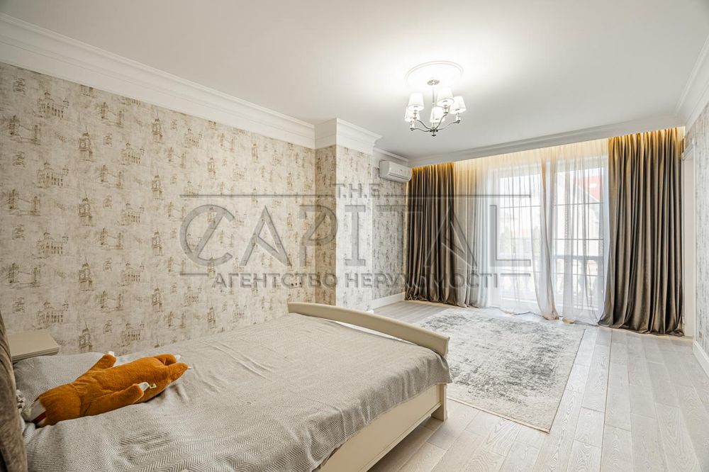 Продаж будинку з басейном, Крюківщина