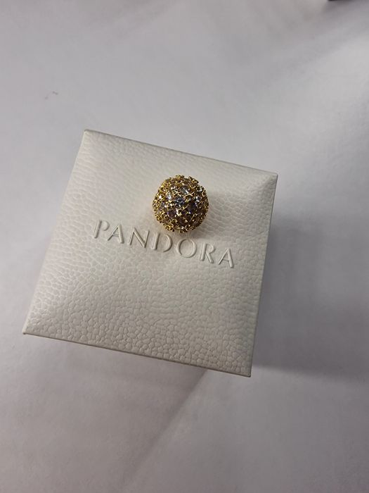 Charms okrągły, złoty, cyrkonie