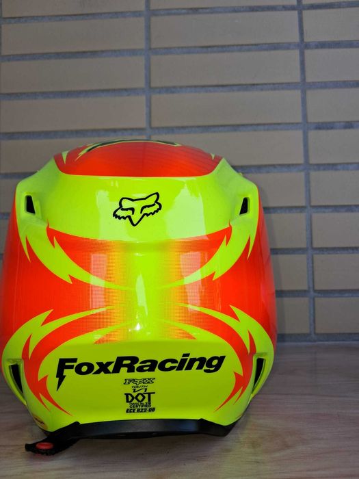 Equipamento de motocross para criança . Em muito bom estado