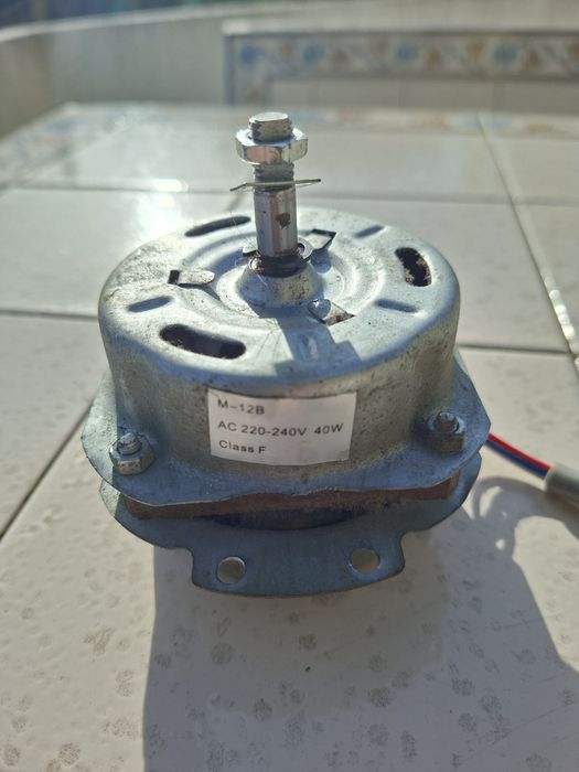 Original motor for box fan.
Model: M-12B.
Power: 40W (AC 220-240V).
Co