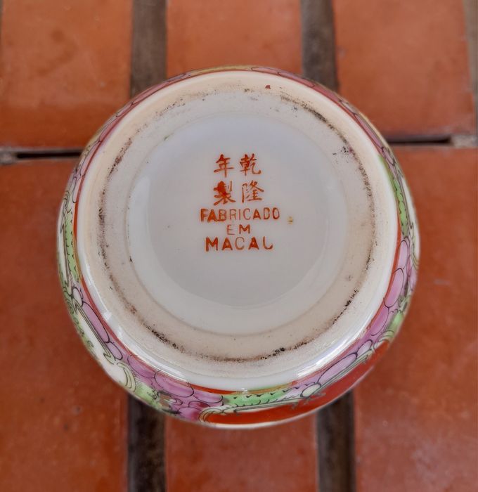 Pote em porcelana Macau