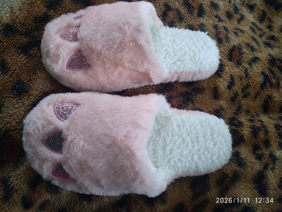 Тапочки теплі жіночі.